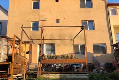 Casă cu 4 camere cu Canalizare în Zorilor - 2