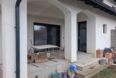 Casă cu Teren 247 Mp în Plopi - 5
