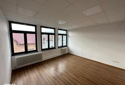 Spațiu comercial, de 27 mp, în Semicentral - 2