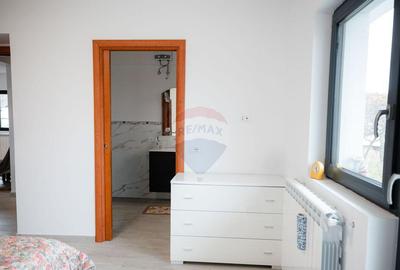 Casa / Vila cu 5 camere de vanzare - 18