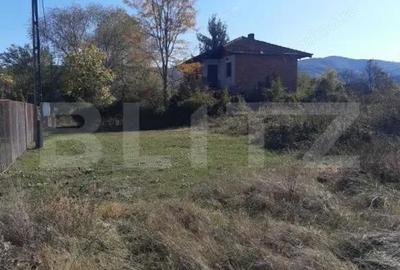 Casă cu 2 camere cu Teren 400 Mp în Fârdea