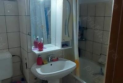 Apartament cu 2 camere decomandat în Tecuci