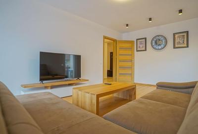 Apartament cu 2 camere decomandat în Tractorul - 2