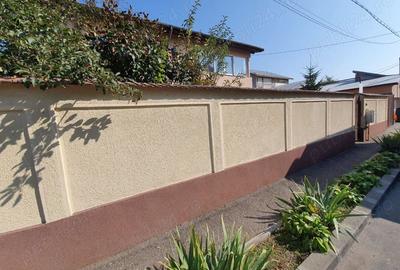 Vanzare casa curte - 7