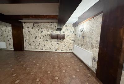 Casă individuală cu 7 camere cu Canalizare în Ultracentral - 39