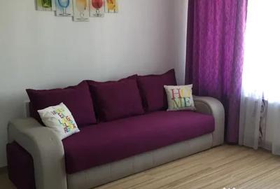 Apartament cu 2 camere decomandat în Tractorul