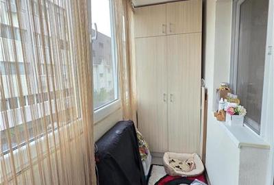 Apartament cu 3 camere decomandat în Apărătorii Patriei - 10