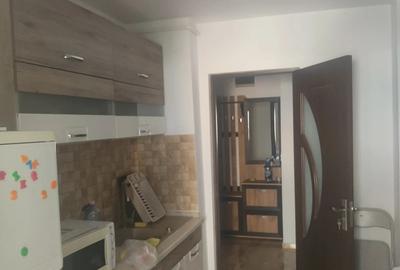 Apartament cu 2 camere decomandat în 1 Mai - 2