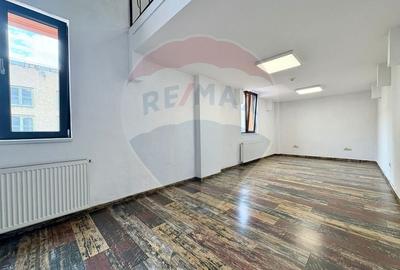 Birou, de 139.25 mp, în 13 Decembrie - 10