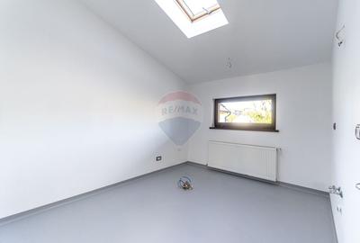 Spatiu de inchiriat in Tractorul - 125 mp, renovat - 32