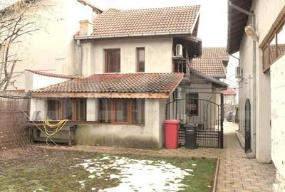 Casă cu Teren 296 Mp în Central - 3