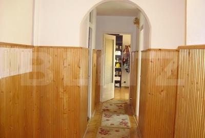 Apartament, 3 camere, decomandat, 70 mp, garaj, zona strazii Tasnad Apartament, 3 camere, decomandat, 70 mp, garaj, zona strazii Tasnad - 9