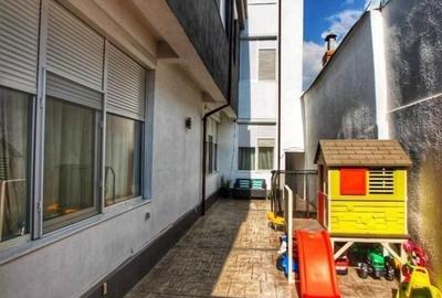 Casă cu 6 camere cu Teren 421 Mp în Central - 2