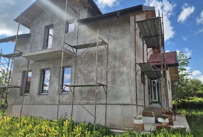 Casă cu 4 camere în Valea Adâncă - 1
