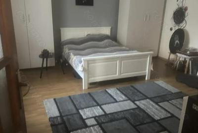 Apartament cu 3 camere decomandat în Sinaia - 2