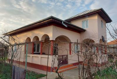 Vand Casa 4 camere, central, direct proprietar - 2