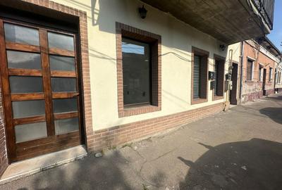 Birou, de 76 mp, în Central - 1