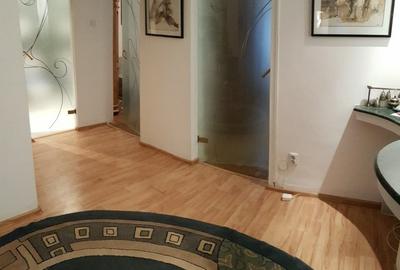 Apartament trei camere decomandate, mobilat si utilat, etaj unu, ultracentral - 3