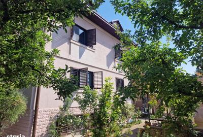 Casă cu Teren 470 Mp în Central - 2