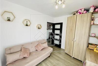 Apartament cu 3 camere semidecomandat în Exterior Sud - 4
