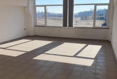 Spațiu comercial, de 15,000 mp, în Central - 6