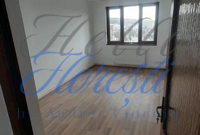 Casă cu 6 camere cu Teren 837 Mp în Nord - 1