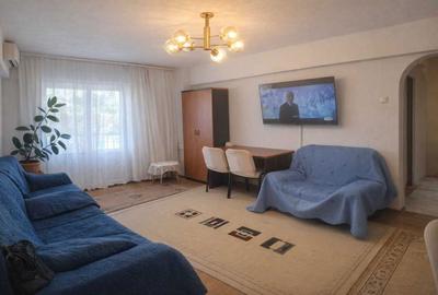Apartament cu 3 camere semidecomandat în Central