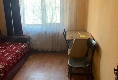 Apartament cu 3 camere decomandat în Balta Albă - 2