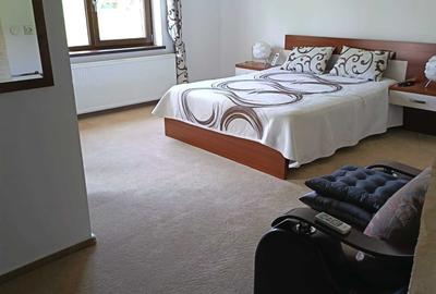 Casă cu 4 camere cu Teren 1700 Mp în Central - 3