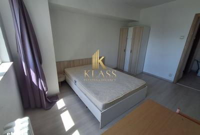Apartament cu 3 camere semidecomandat în Colentina