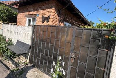 Casă cu 2 camere cu Teren 500 Mp în Central - 1