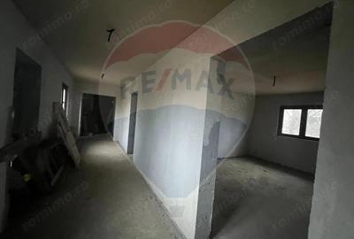 Casă cu Teren 900 Mp în Milcovul - 9