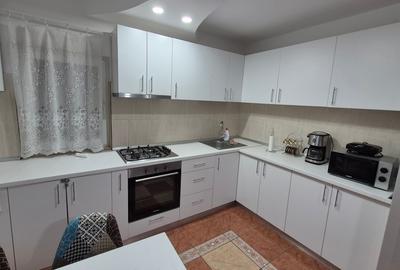 Apartament cu 3 camere decomandat, mobilat în Vitan Mall - 13