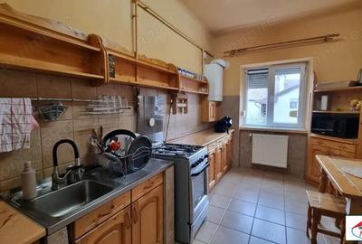 Apartament cu 3 camere decomandat în Central - 3