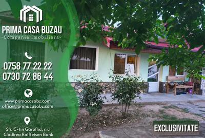 Doua corpuri de casa si teren 1050mp in Dealul Viei Merei constructie 2009 Pret: 65.000