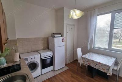 Garsonieră decomandată în Eroii Revoluției - 2