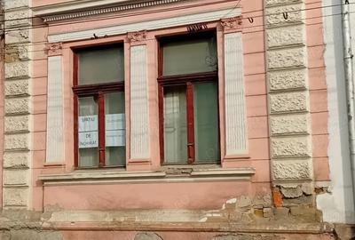 Casă cu Teren 100 Mp în Central - 3