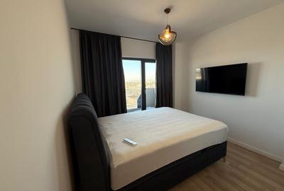 Apartament cu 3 camere semidecomandat în Km 5 - 8