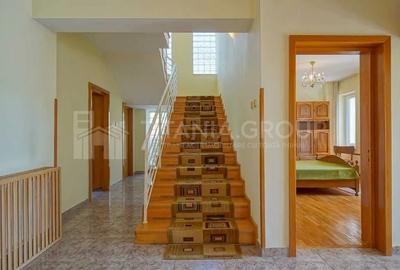 Casă cu 6 camere cu Teren 1170 Mp în Tractorul - 5