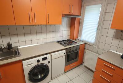 Apartament cu 3 camere semidecomandat în Titan