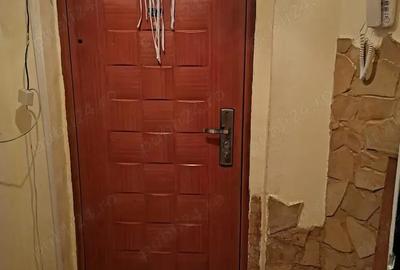 Apartament cu 3 camere semidecomandat în Micro 16 - 8