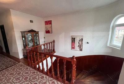 Casă cu 9 camere cu Teren 640 Mp în Central - 1