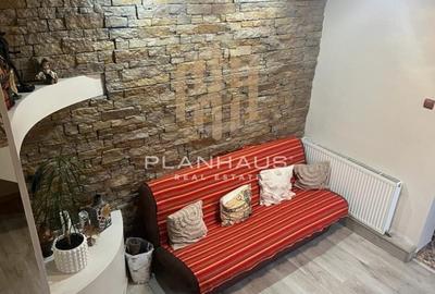 Casă cu 6 camere cu Canalizare în Central - 2