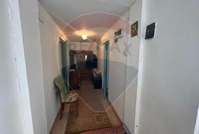 Casă cu 3 camere cu Teren 1768 Mp în Călimănești - 11
