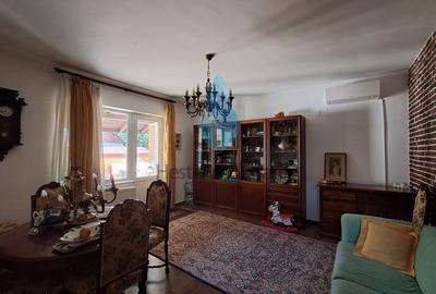 Casă cu 8 camere cu Canalizare în Bucium - 6