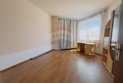 Casa cu 5 camere de vanzare Cartier Orizont 2 Paleu zona Metropolitana - 9