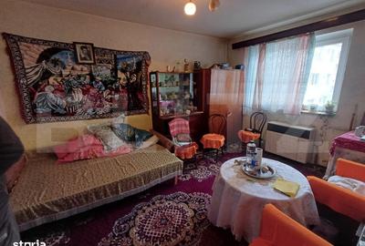 Apartament cu 3 camere semidecomandat în Plopilor - 3