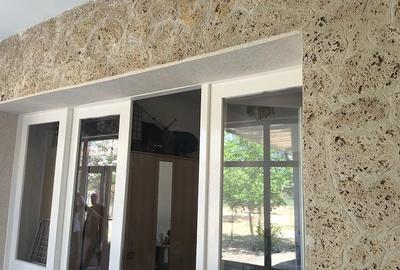 Casă cu 6 camere cu Teren 1892 Mp în Central - 4