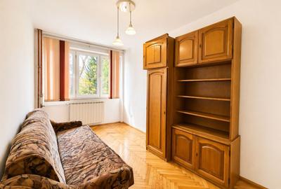 Apartament cu 4 camere decomandat în Central