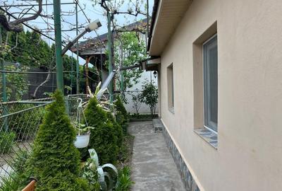 Casă individuală cu 3 camere cu Canalizare în Km 5 - 1